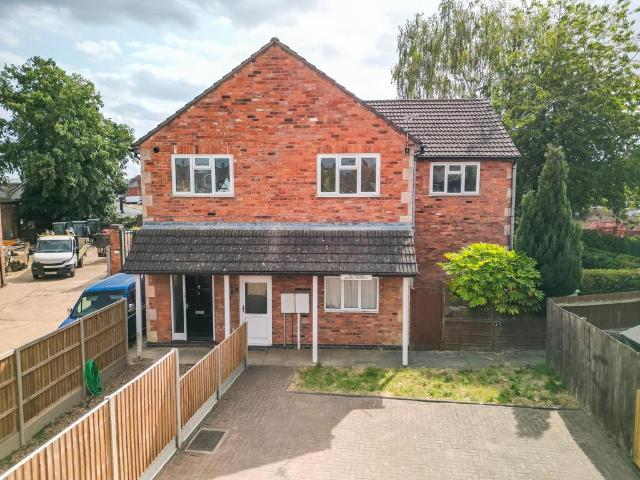 3 bedroom flat for sale