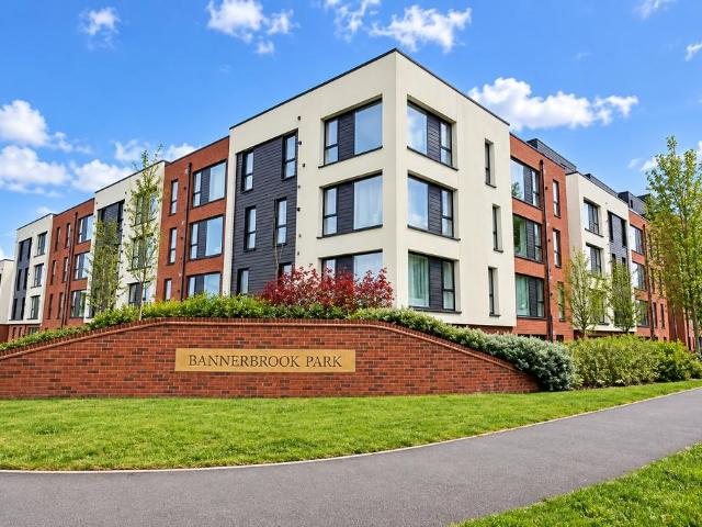 3 bedroom flat for sale