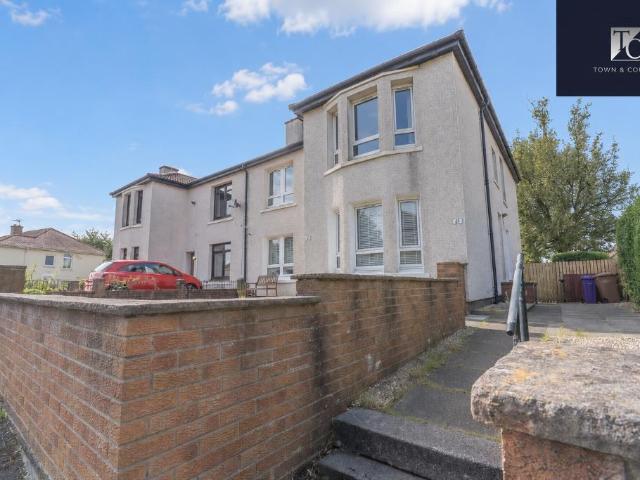 3 bedroom flat for sale