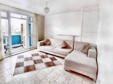 3 bedroom flat for sale