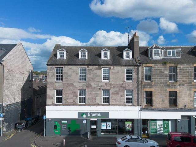 3 bedroom flat for sale