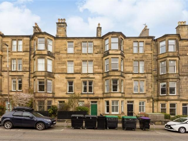 3 bedroom flat for sale