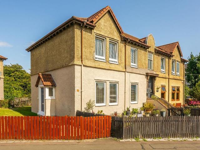 3 bedroom flat for sale