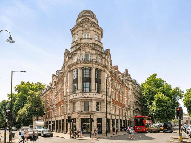3 bedroom flat for sale