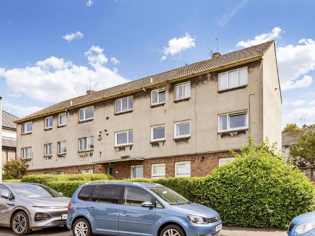 3 bedroom flat for sale