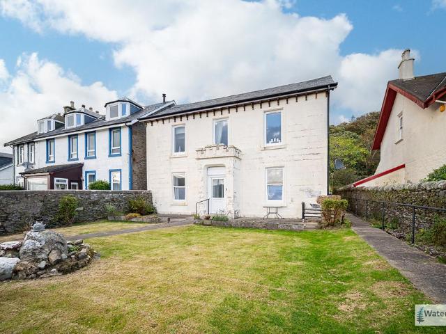 3 bedroom flat for sale