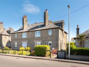 3 bedroom flat for sale
