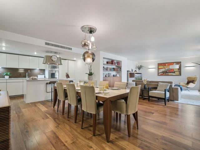3 bedroom flat for sale
