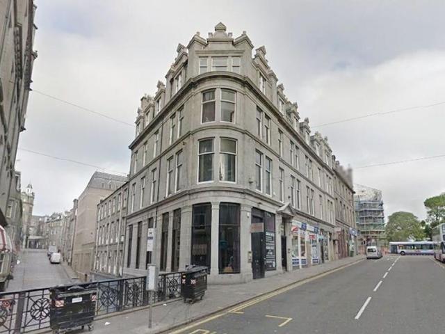 3 bedroom flat for sale