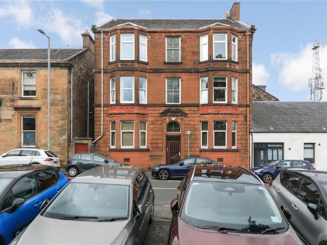 3 bedroom flat for sale