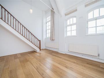 3 bedroom flat for sale