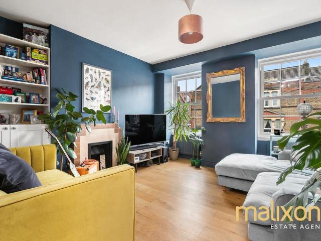 3 bedroom flat for sale