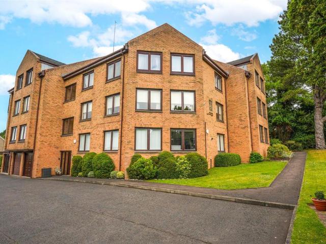 3 bedroom flat for sale