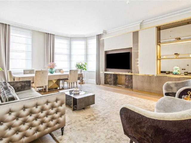 3 bedroom flat for sale