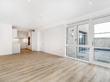 3 bedroom flat for sale
