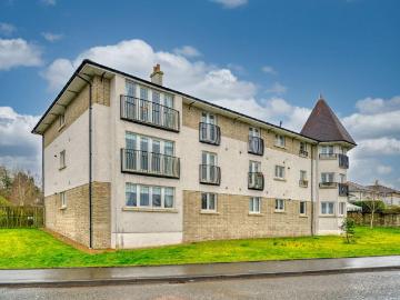 3 bedroom flat for sale
