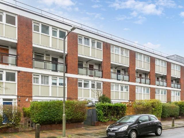 3 bedroom flat for sale