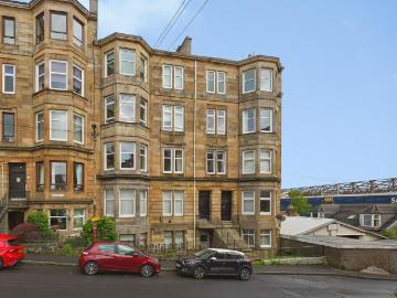 3 bedroom flat for sale