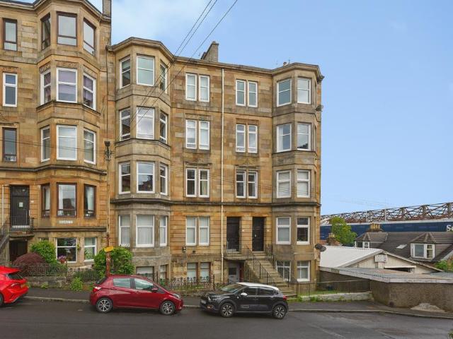 3 bedroom flat for sale