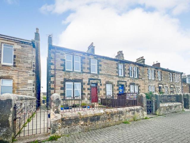 3 bedroom flat for sale