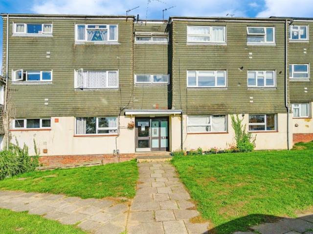 3 bedroom flat for sale