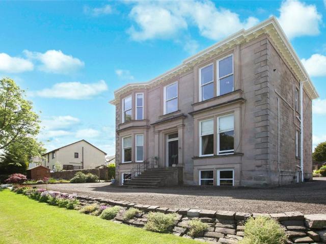 3 bedroom flat for sale
