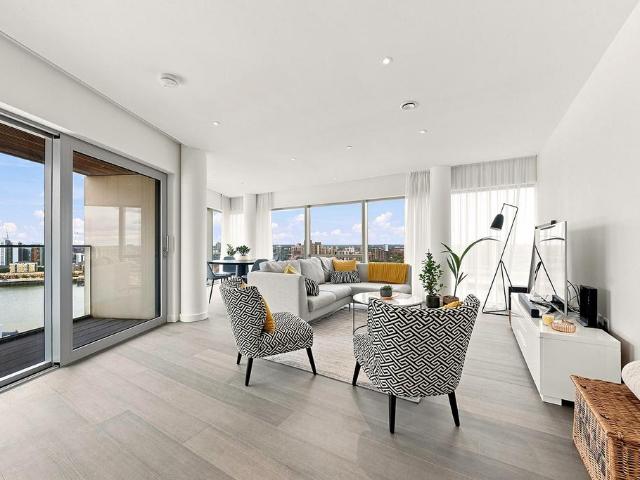 3 bedroom flat for sale