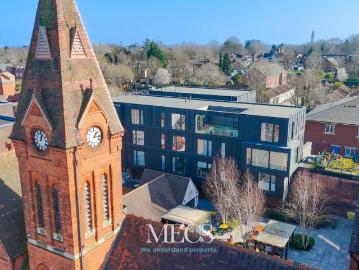 3 bedroom flat for sale