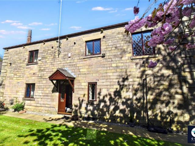 3 bedroom flat for sale