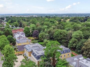 3 bedroom flat for sale