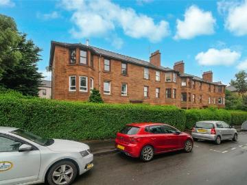 3 bedroom flat for sale