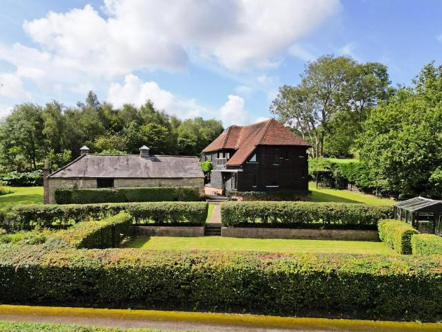 3 bedroom flat for sale