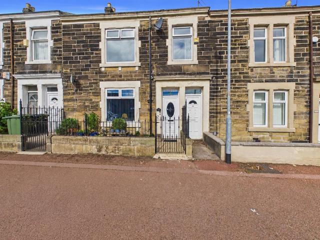 3 bedroom flat for sale