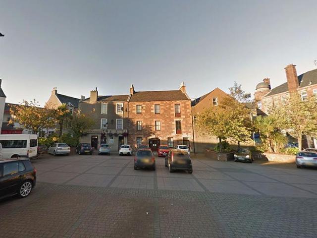 3 bedroom flat for sale