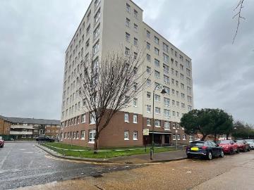 3 bedroom flat for sale