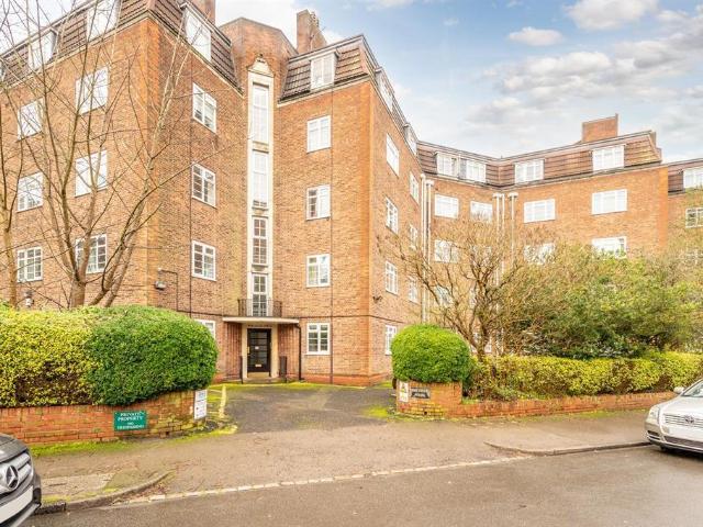 3 bedroom flat for sale