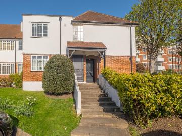 3 bedroom flat for sale