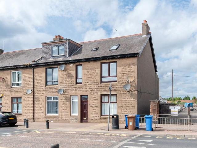 3 bedroom flat for sale