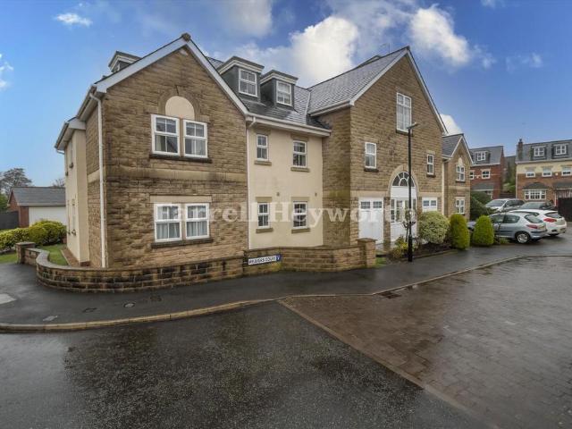 3 bedroom flat for sale