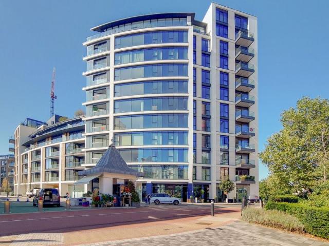 3 bedroom flat for sale