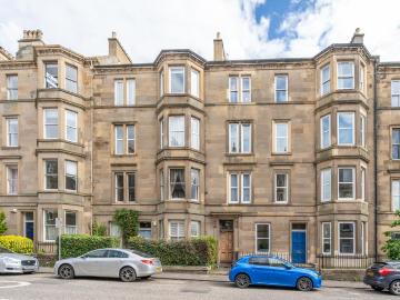 3 bedroom flat for sale
