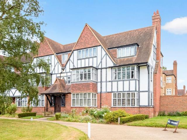 3 bedroom flat for sale