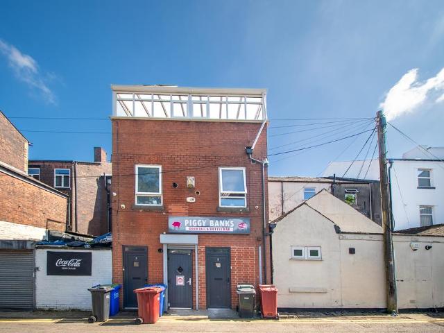 3 bedroom flat for sale