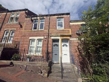3 bedroom flat for sale