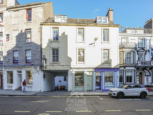 3 bedroom flat for sale