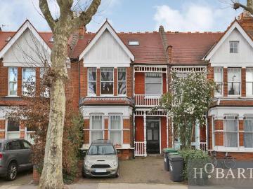 3 bedroom flat for sale