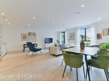 3 bedroom flat for sale
