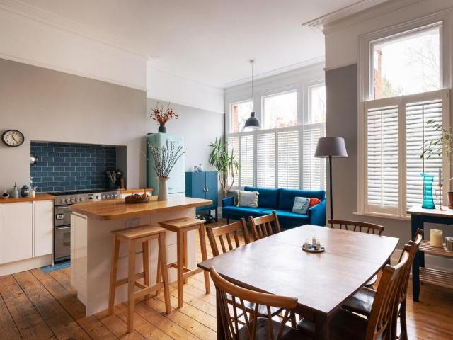 3 bedroom flat for sale