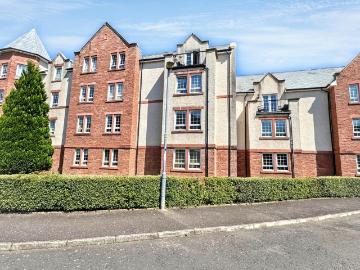 3 bedroom flat for sale