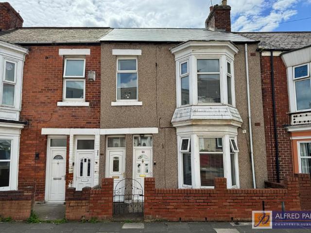 3 bedroom flat for sale